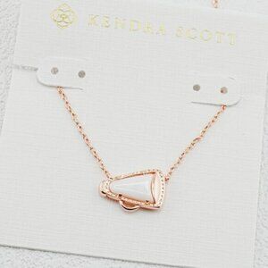 ✨Kendra Scott White Stone Rose Gold Cheer Necklace💙